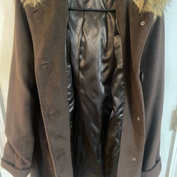 Donnybrook woman’s long brown winter coat size XLP - Picture 6 of 7